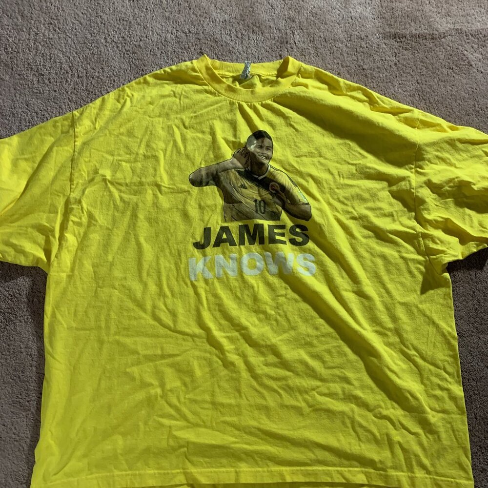 Vintage Columbia James Knows #10 T-Shirt‎